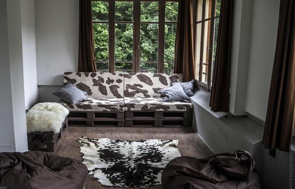 1861 Chatel Hostel Room photo